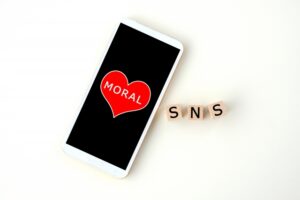 お見合いや婚活デートの内容をSNSに公開しないほうがいい？