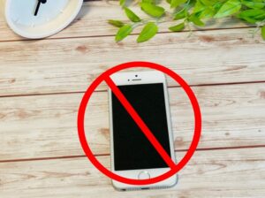 婚活がしんどくなる人ほどスマホを見すぎている理由